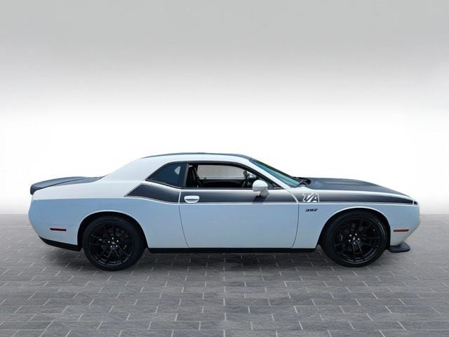 2023 Dodge Challenger R/T - Photo 4