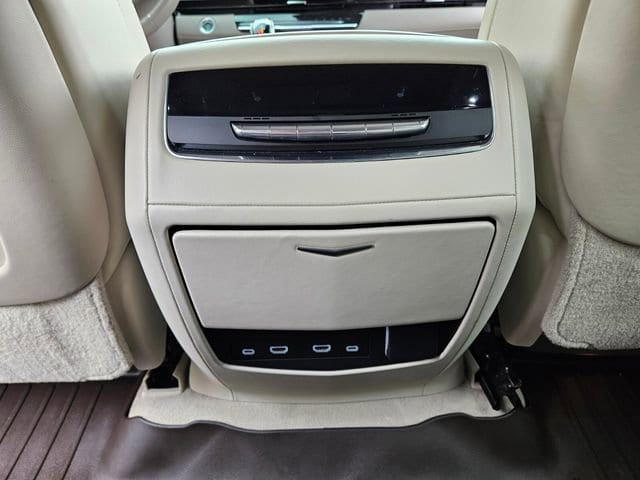 2021 Cadillac Escalade Sport Platinum - Photo 11
