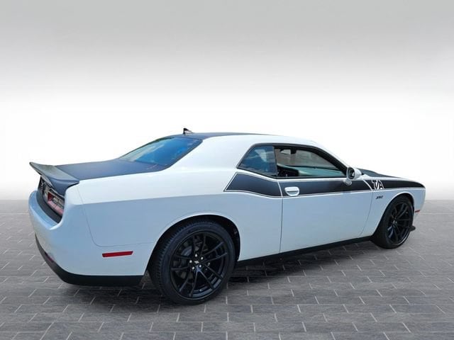 2023 Dodge Challenger R/T - Photo 5