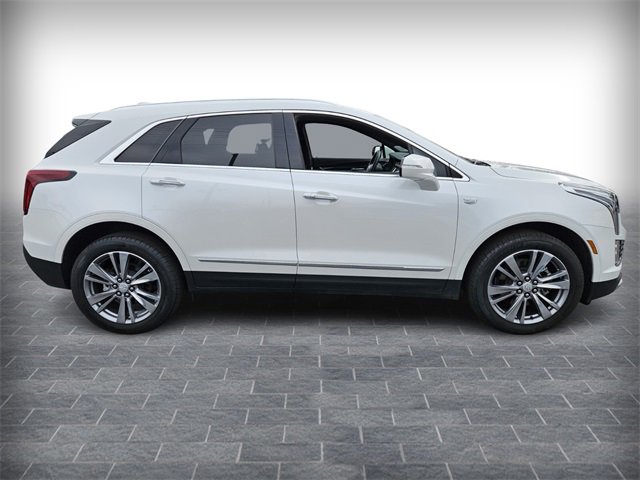 2025 Cadillac XT5 Premium Luxury photo 3