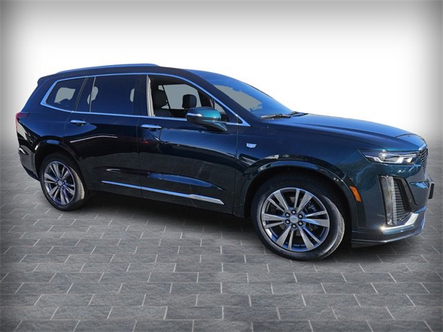 2025 Cadillac XT6 Premium Luxury photo 3