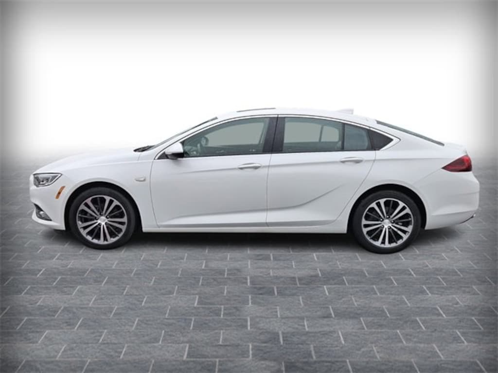 Used 2018 Buick Regal Sportback Essence Car
