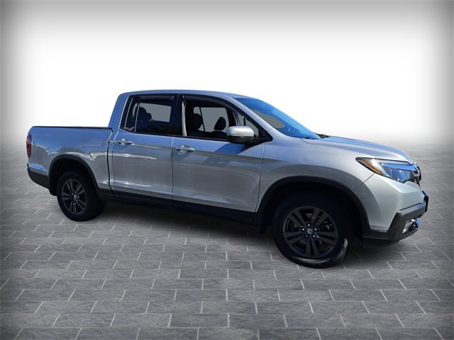 2019 Honda Ridgeline Sport photo 3