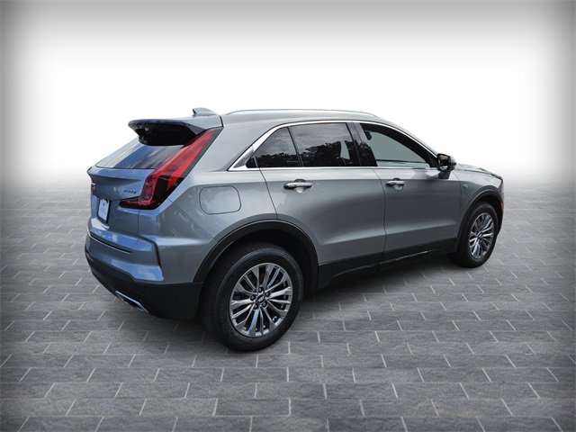 2025 Cadillac XT4 Premium Luxury photo 4