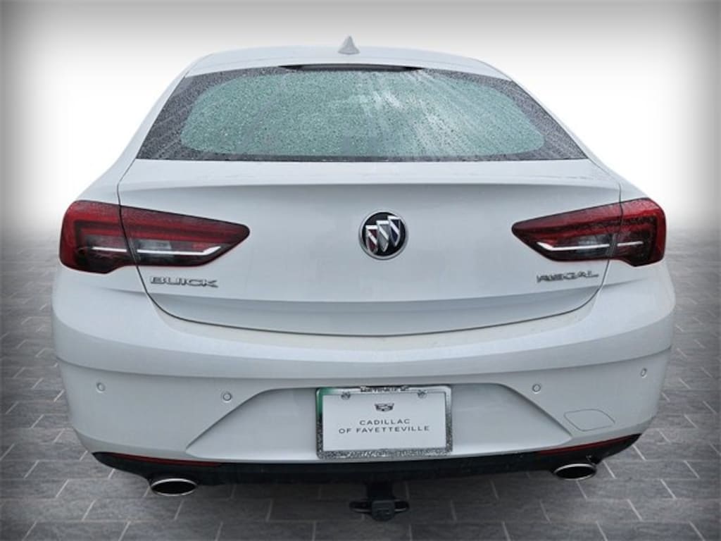 Used 2018 Buick Regal Sportback Essence Car