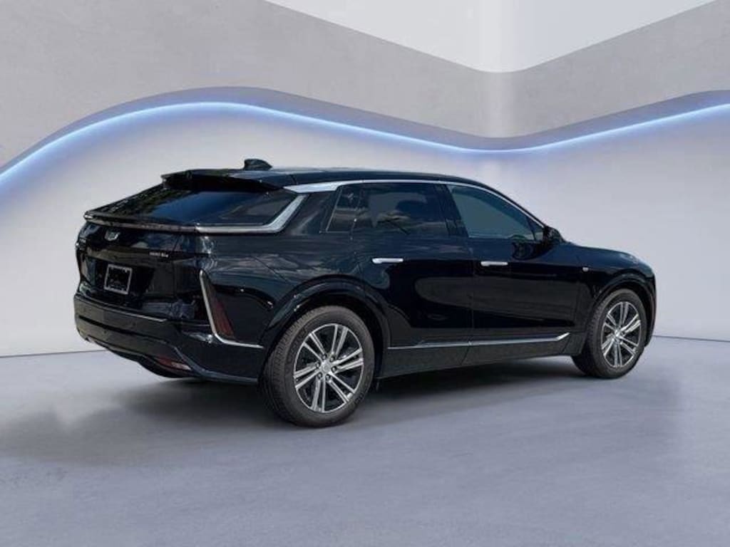 New 2025 CADILLAC LYRIQ Luxury w/1SD SUV