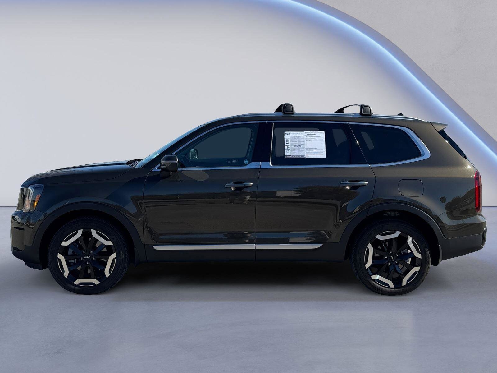 2025 Kia Telluride S photo 2