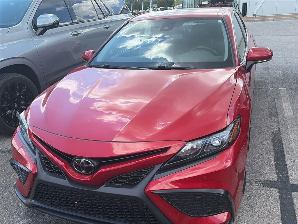 Used 2022 Toyota Camry SE Sedan