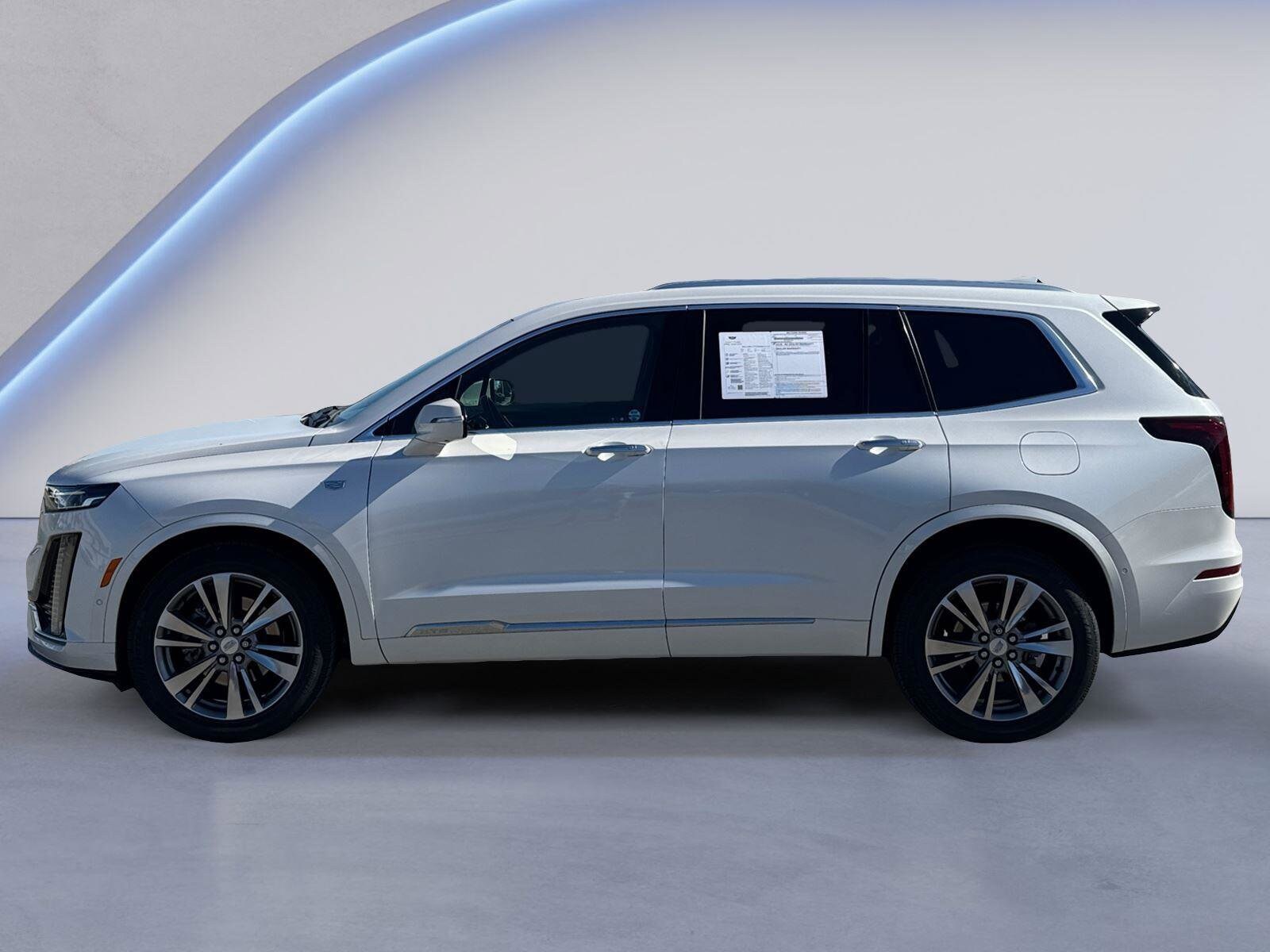 2022 Cadillac XT6 Premium Luxury photo 2