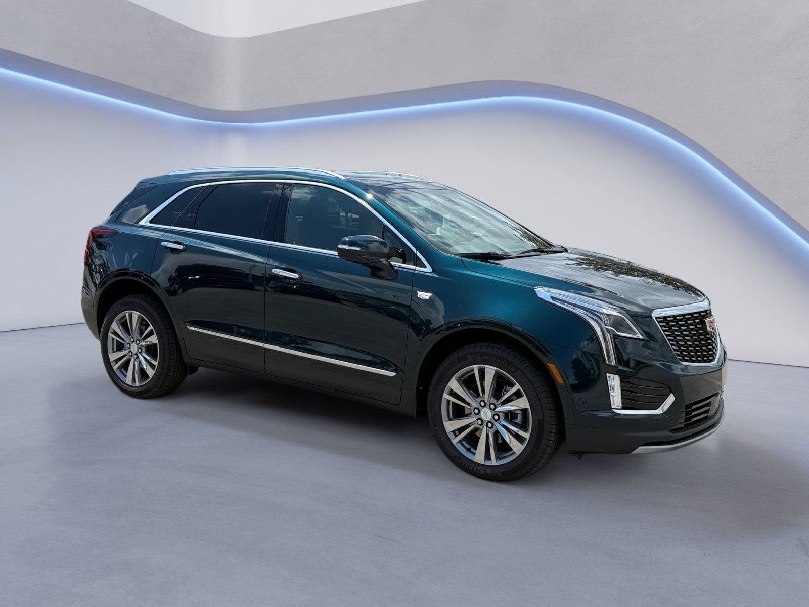New 2026 CADILLAC XT5 Premium Luxury