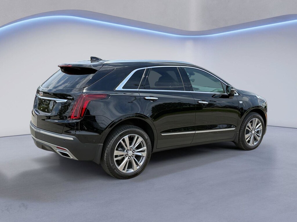New 2026 CADILLAC XT5 Premium Luxury SUV