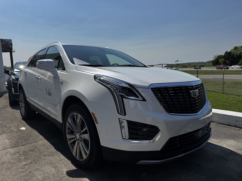 New 2026 CADILLAC XT5 Premium Luxury SUV
