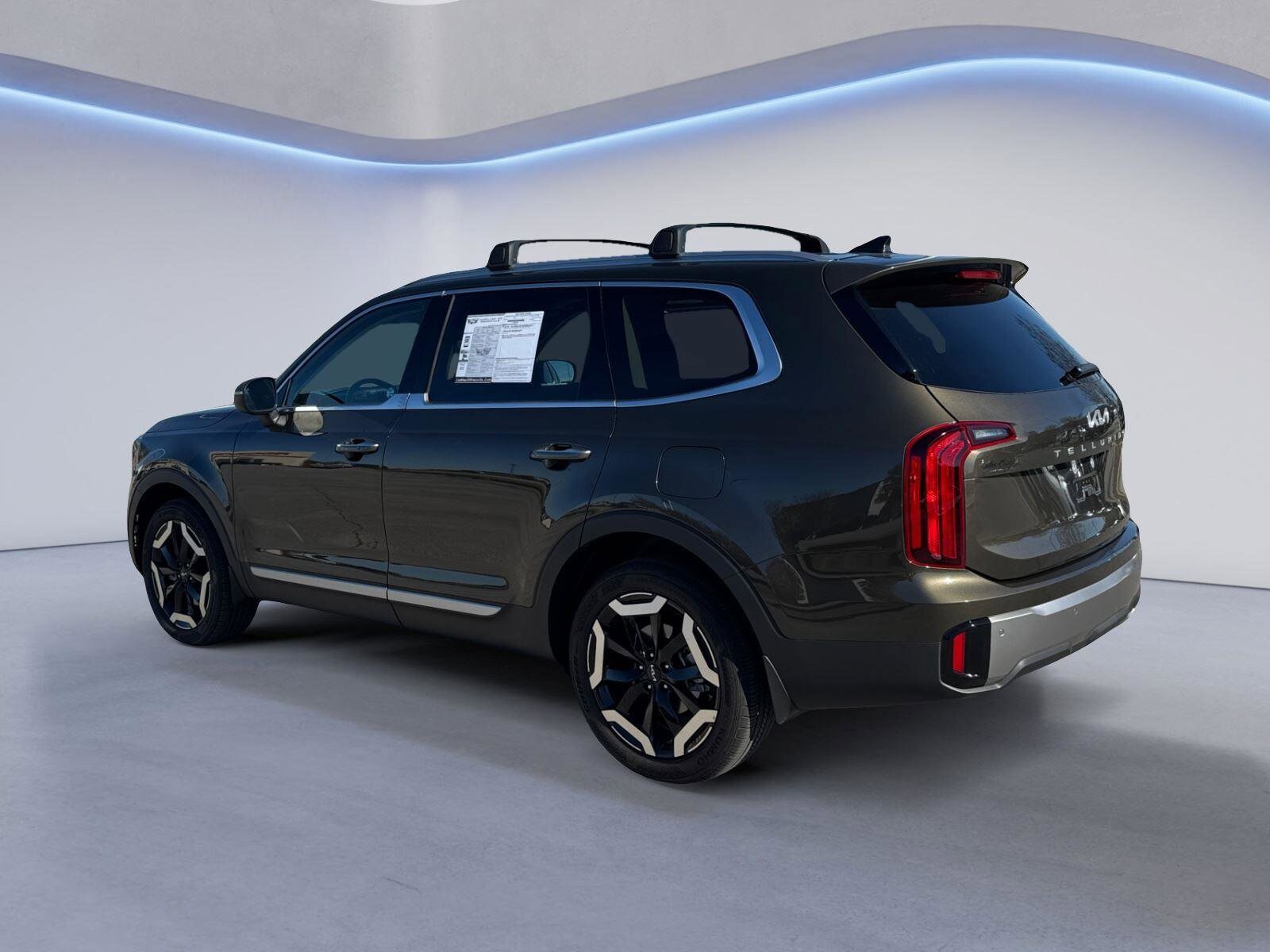 2025 Kia Telluride S photo 3