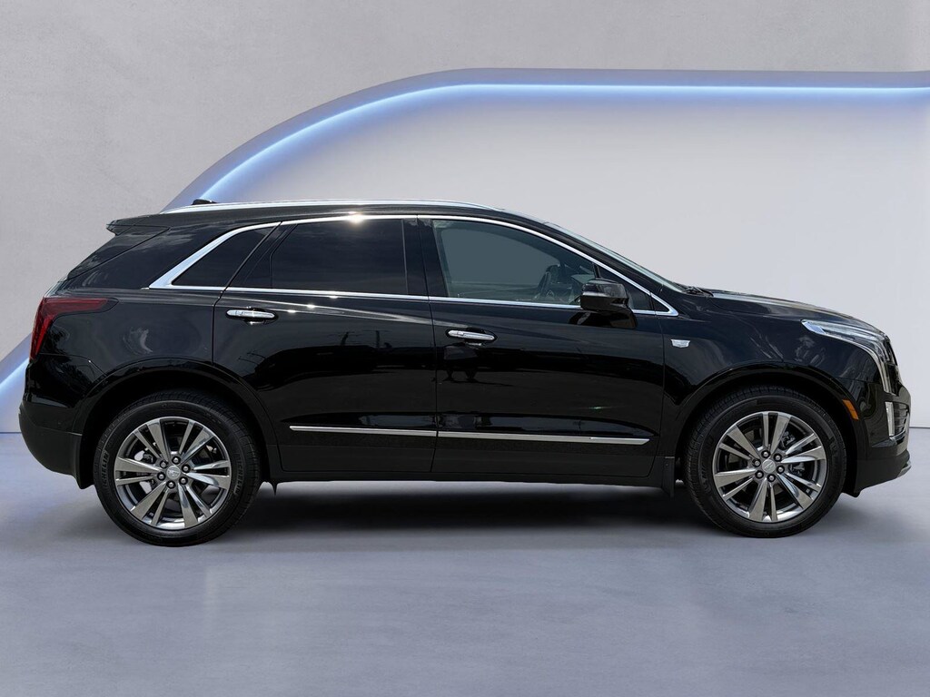 New 2026 CADILLAC XT5 Premium Luxury SUV