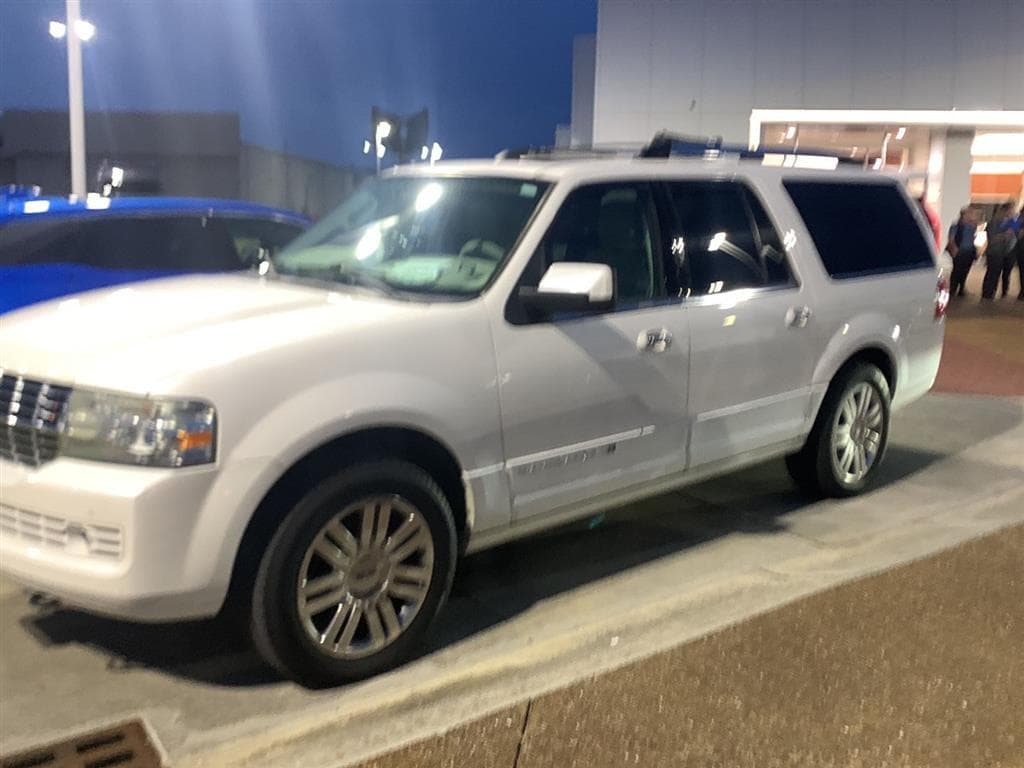 Used 2013 Lincoln Navigator L Base SUV