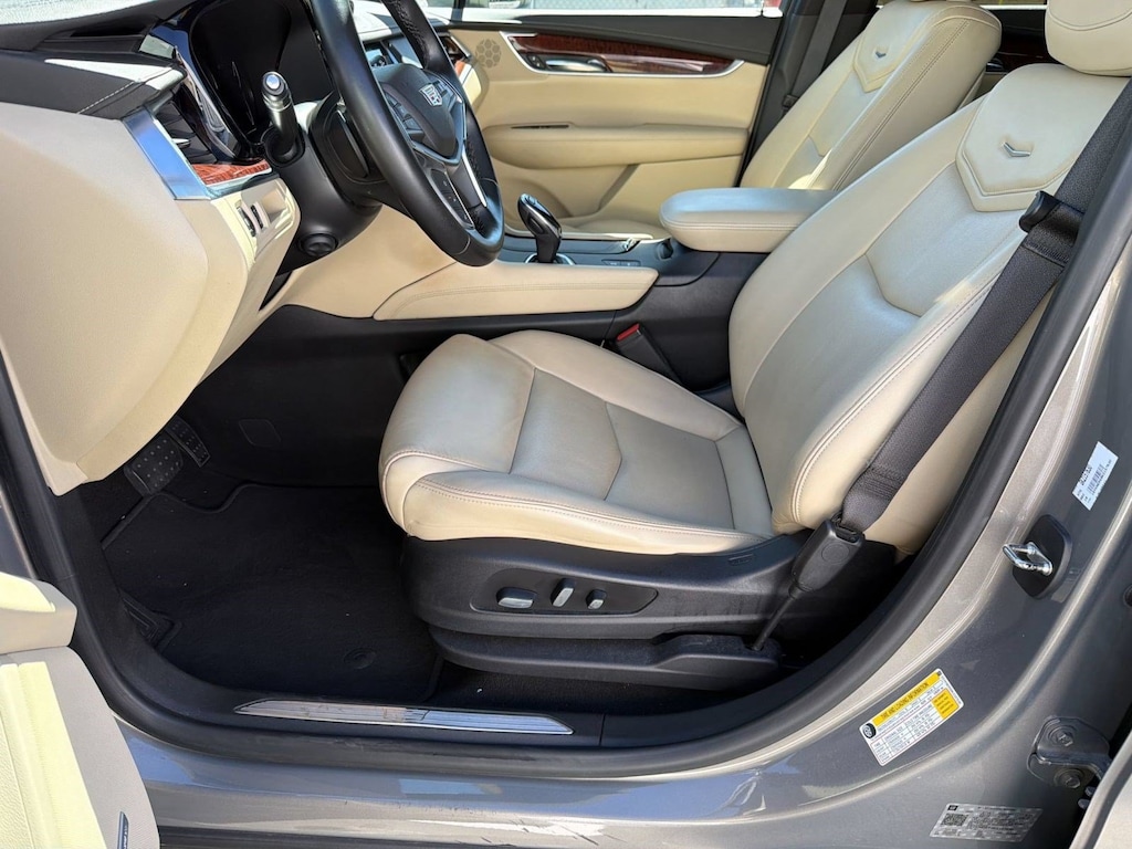 Used 2019 CADILLAC XT5 Premium Luxury FWD SUV