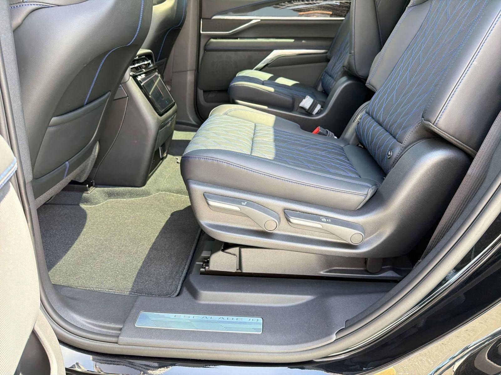 2026 Cadillac Escalade IQL Luxury - Photo 13