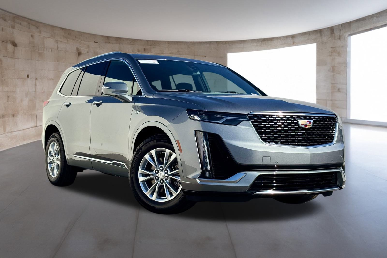 2025 Cadillac XT6 Luxury photo 2