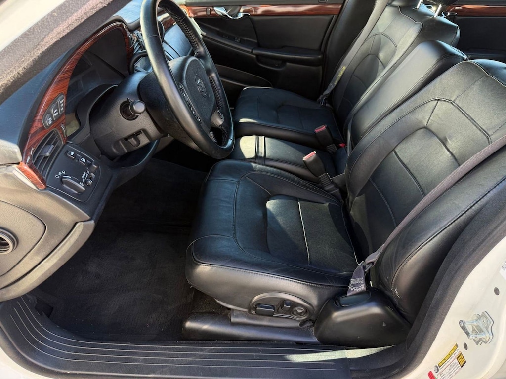 Used 2005 CADILLAC Deville Base Car