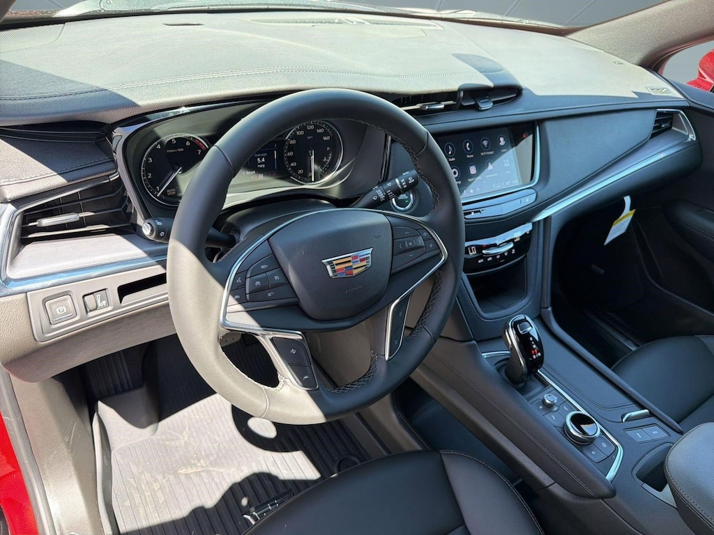 New 2026 CADILLAC XT5 Luxury SUV