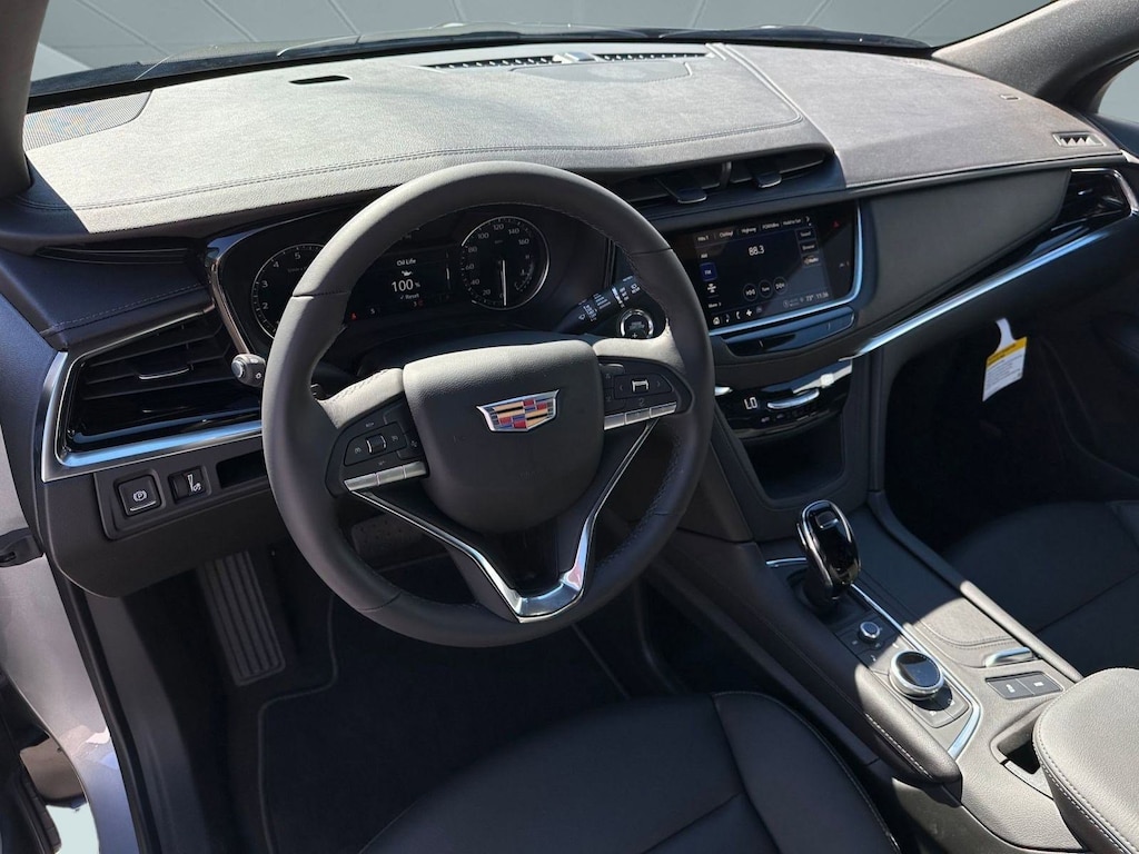 New 2025 CADILLAC XT6 Luxury SUV