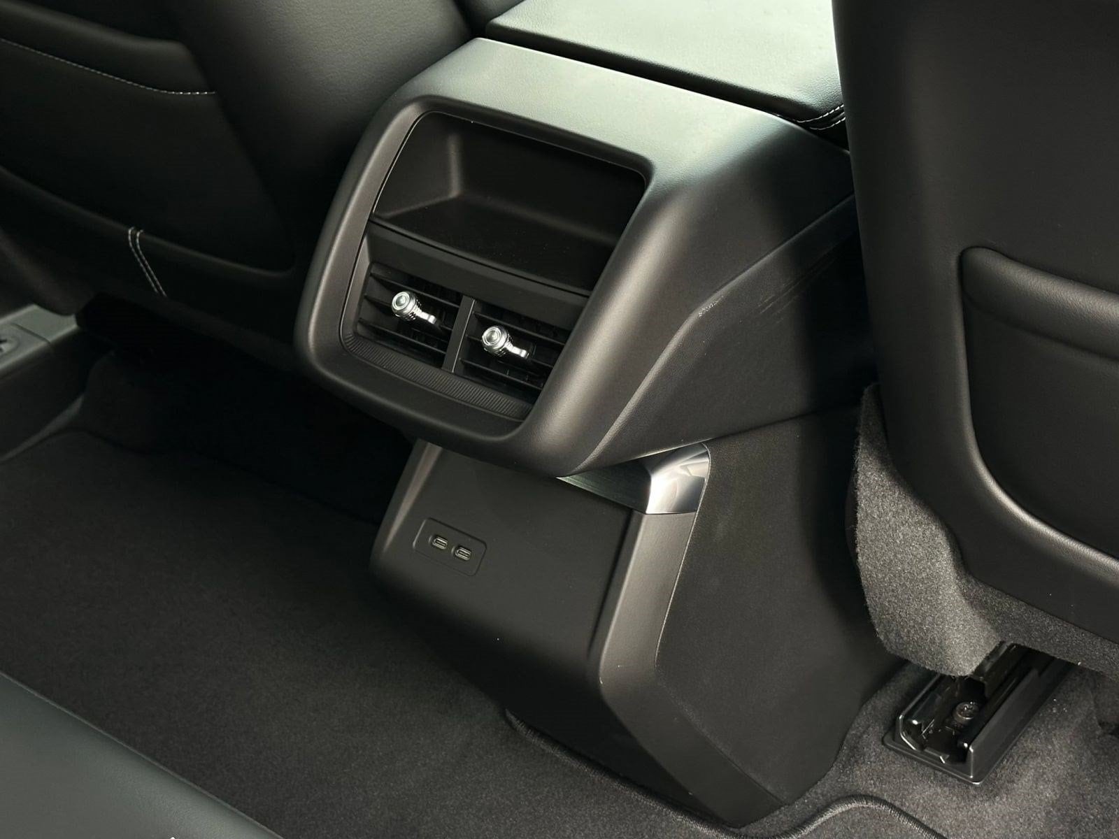 2026 Cadillac LYRIQ Luxury - Photo 32