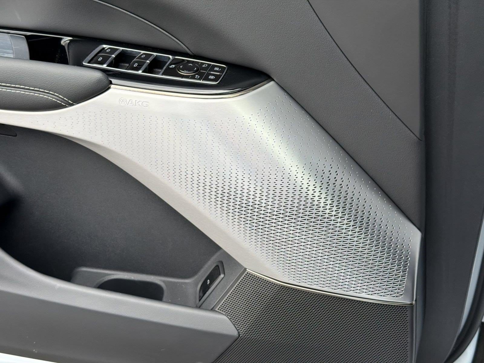 2026 Cadillac LYRIQ V - Photo 25