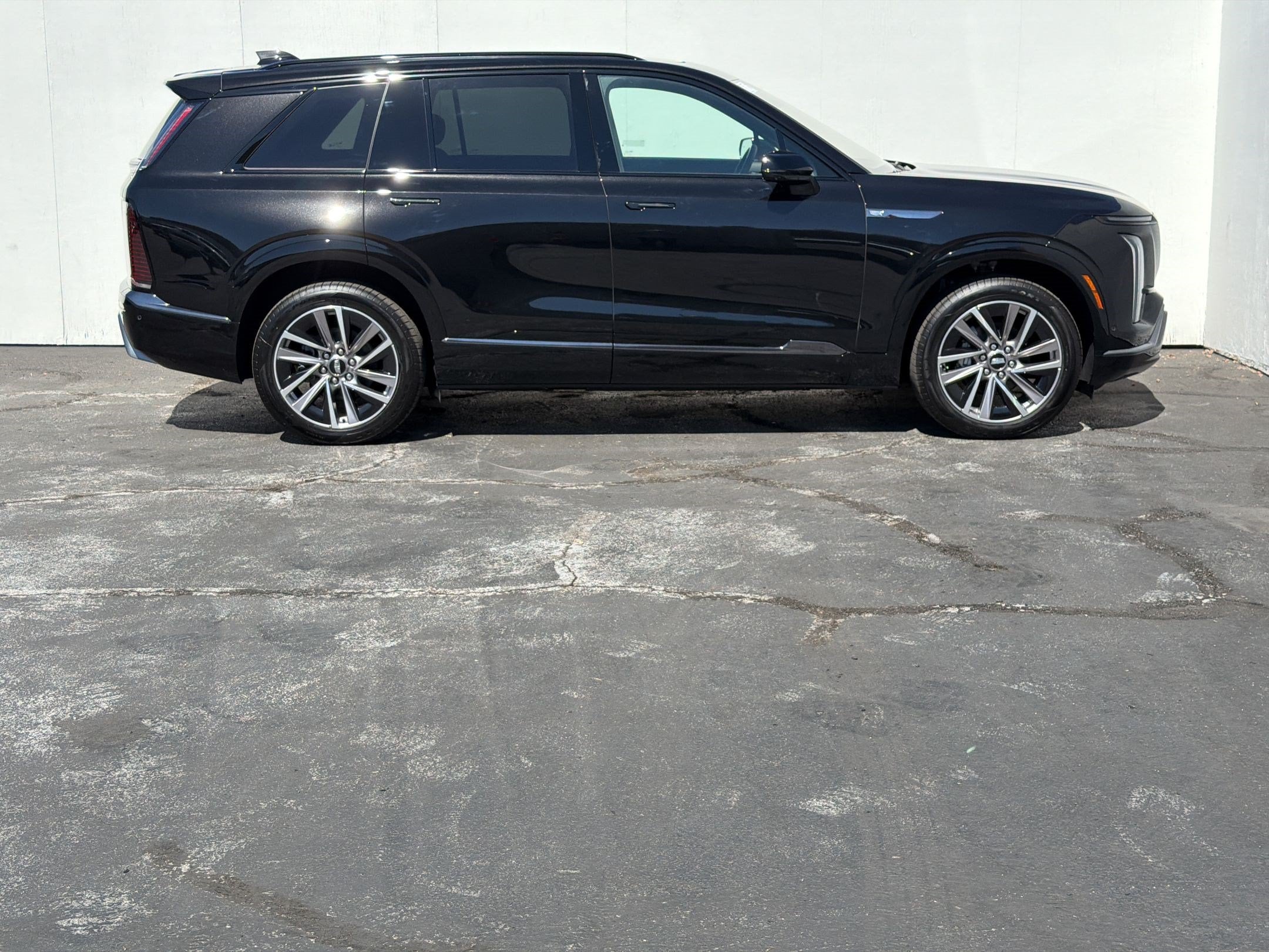 2027 Cadillac VISTIQ Sport - Photo 7