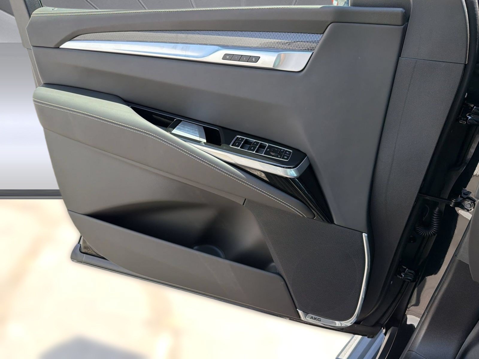 2026 Cadillac Escalade V-Series - Photo 22
