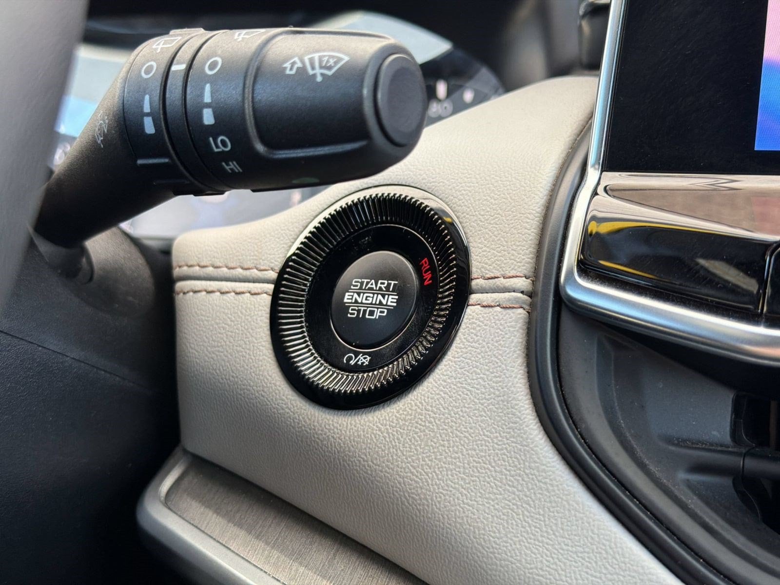 2025 Jeep Compass Limited - Photo 16