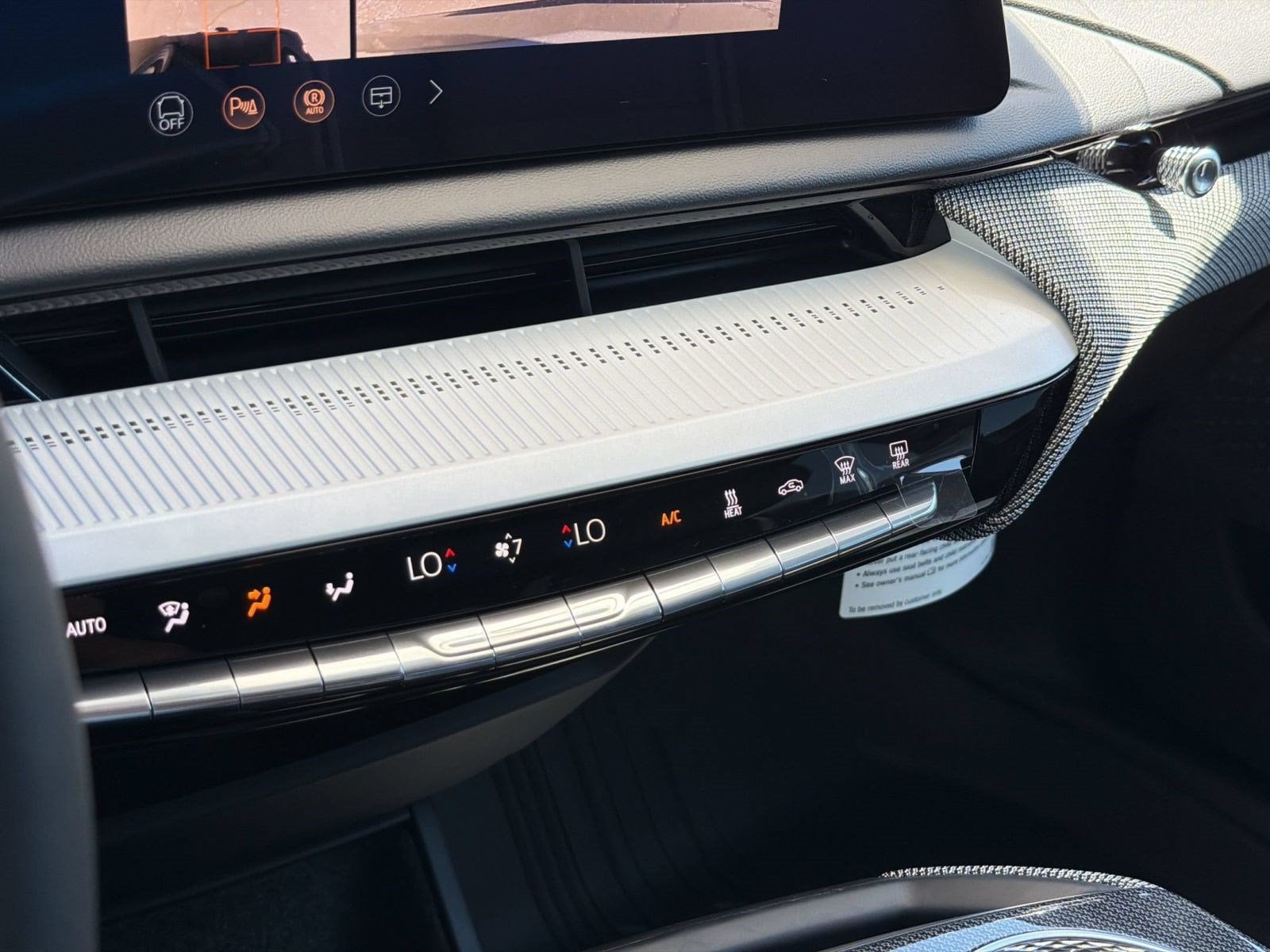 2026 Cadillac OPTIQ Luxury - Photo 15