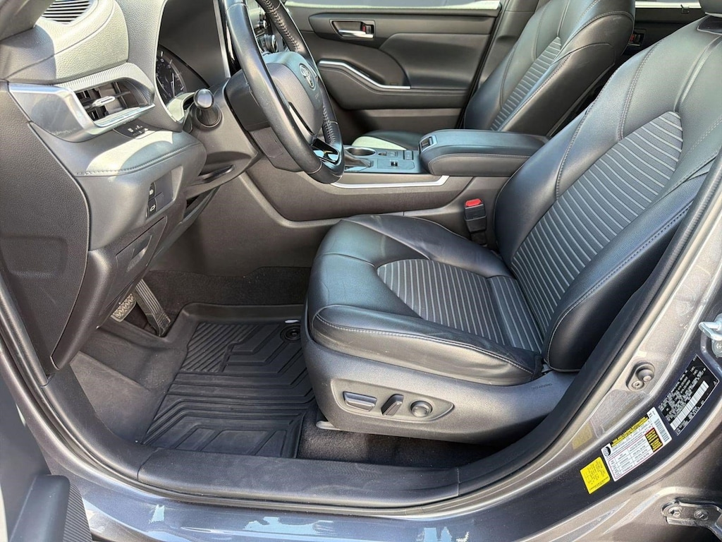 Used 2021 Toyota Highlander XSE