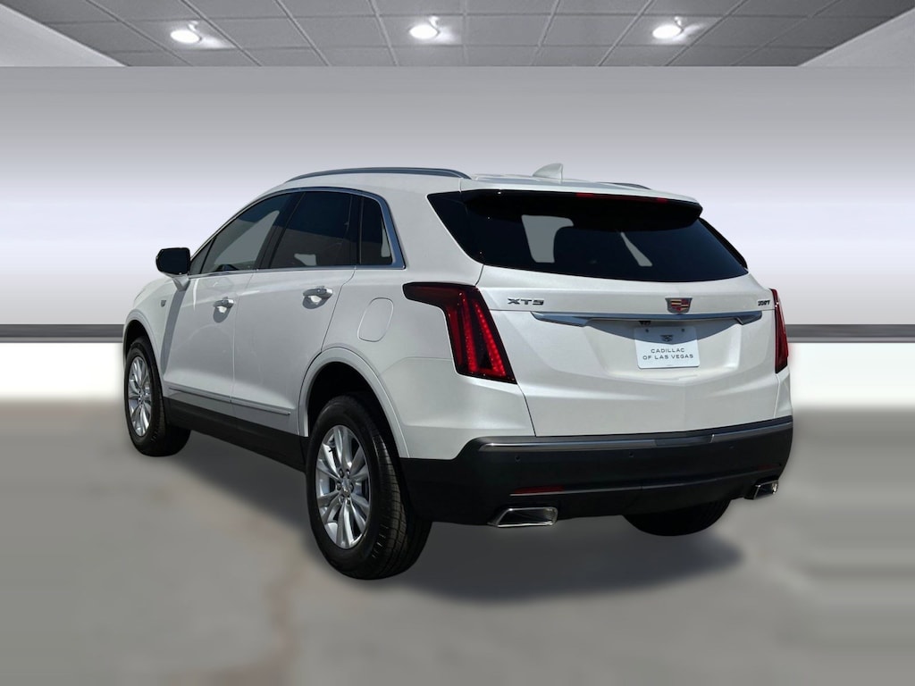 New 2025 CADILLAC XT5 Luxury SUV