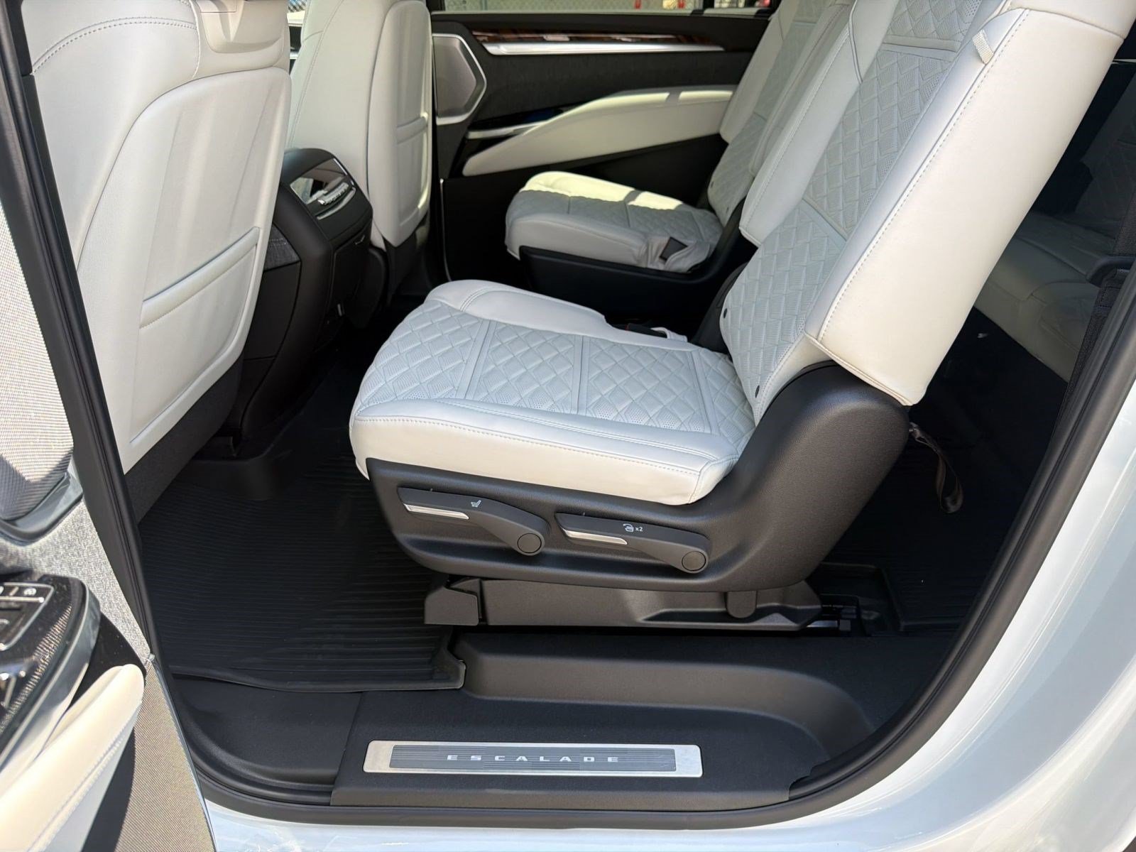 2026 Cadillac Escalade ESV Platinum Sport - Photo 20