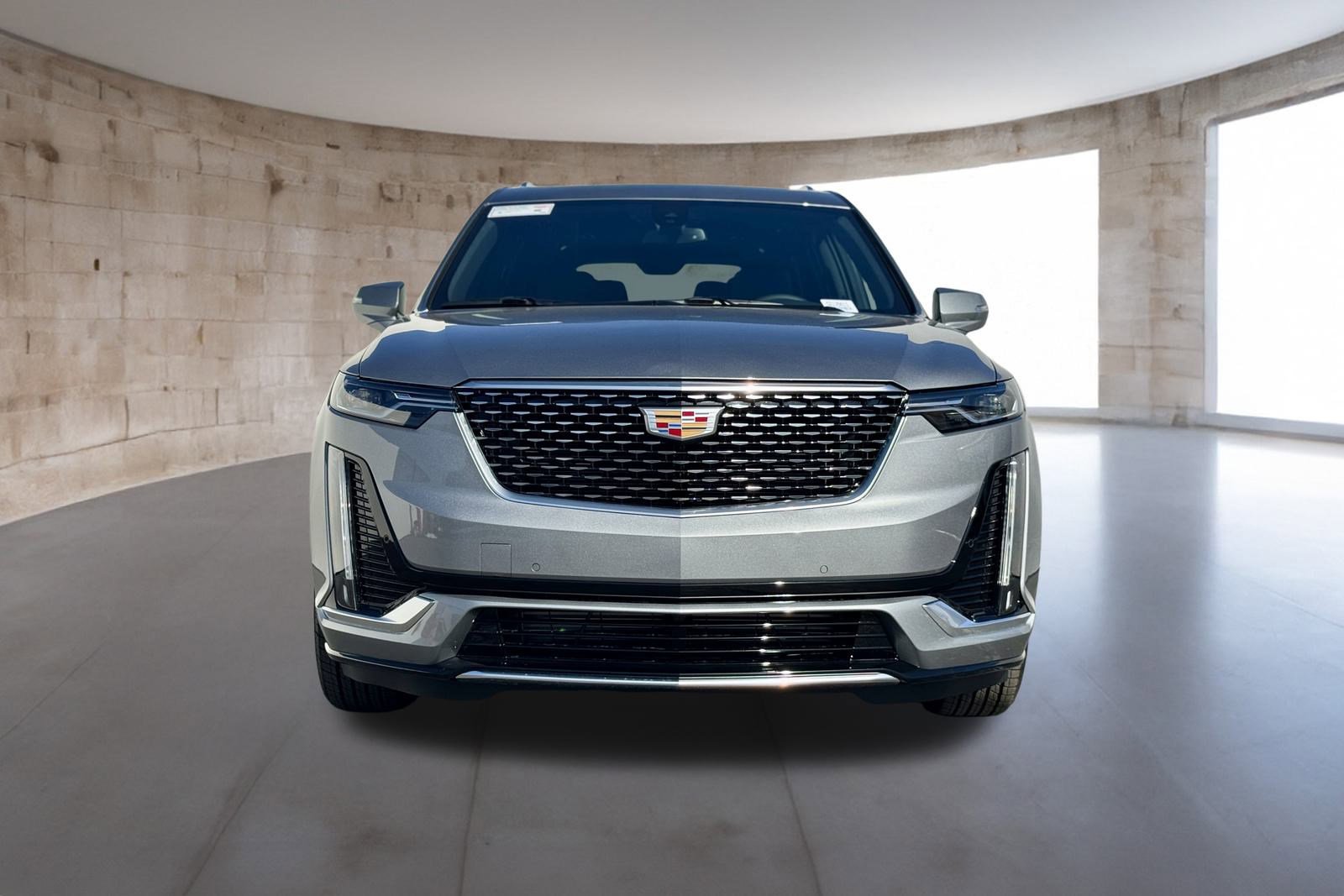 2025 Cadillac XT6 Luxury photo 3