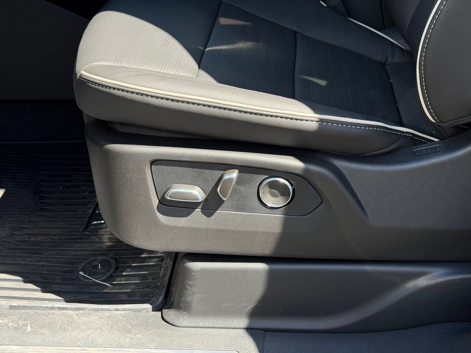 2026 Cadillac Escalade ESV Sport - Photo 15