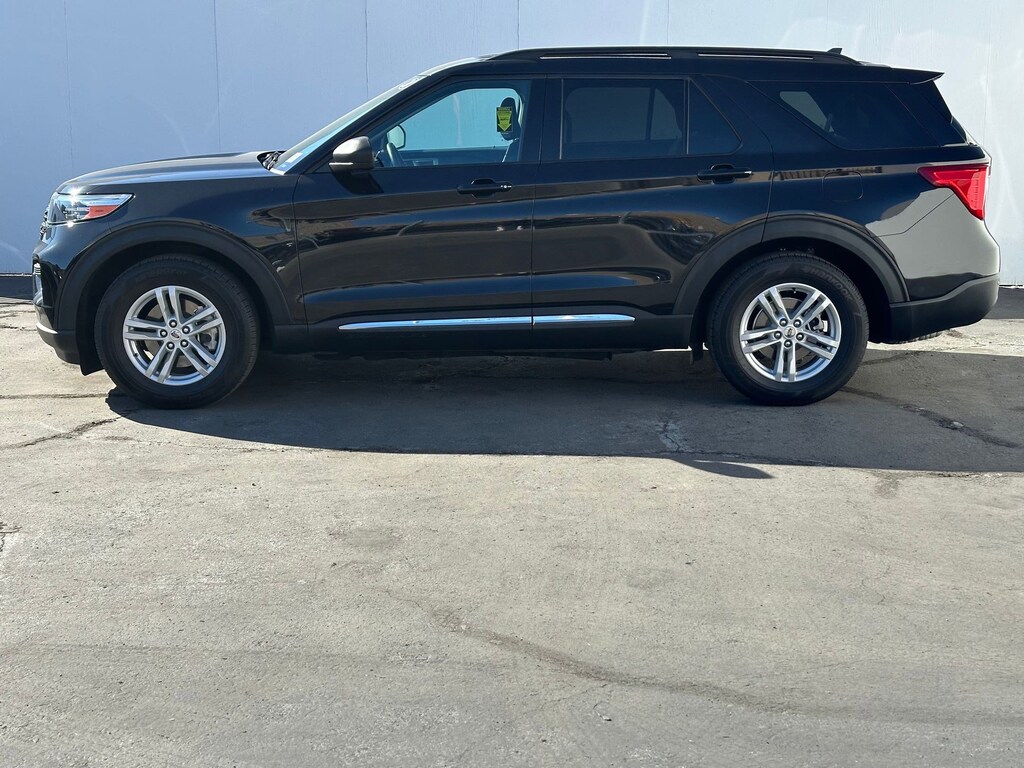 Used 2024 Ford Explorer XLT