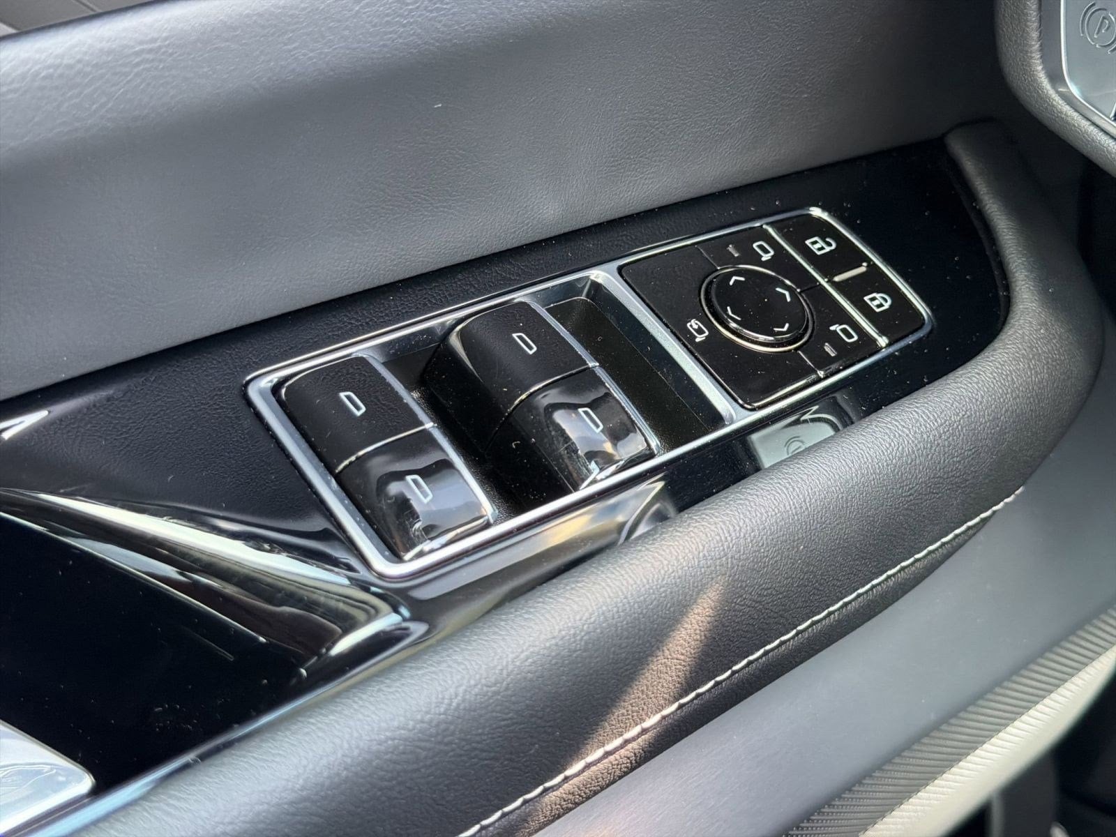 2026 Cadillac VISTIQ Luxury - Photo 12