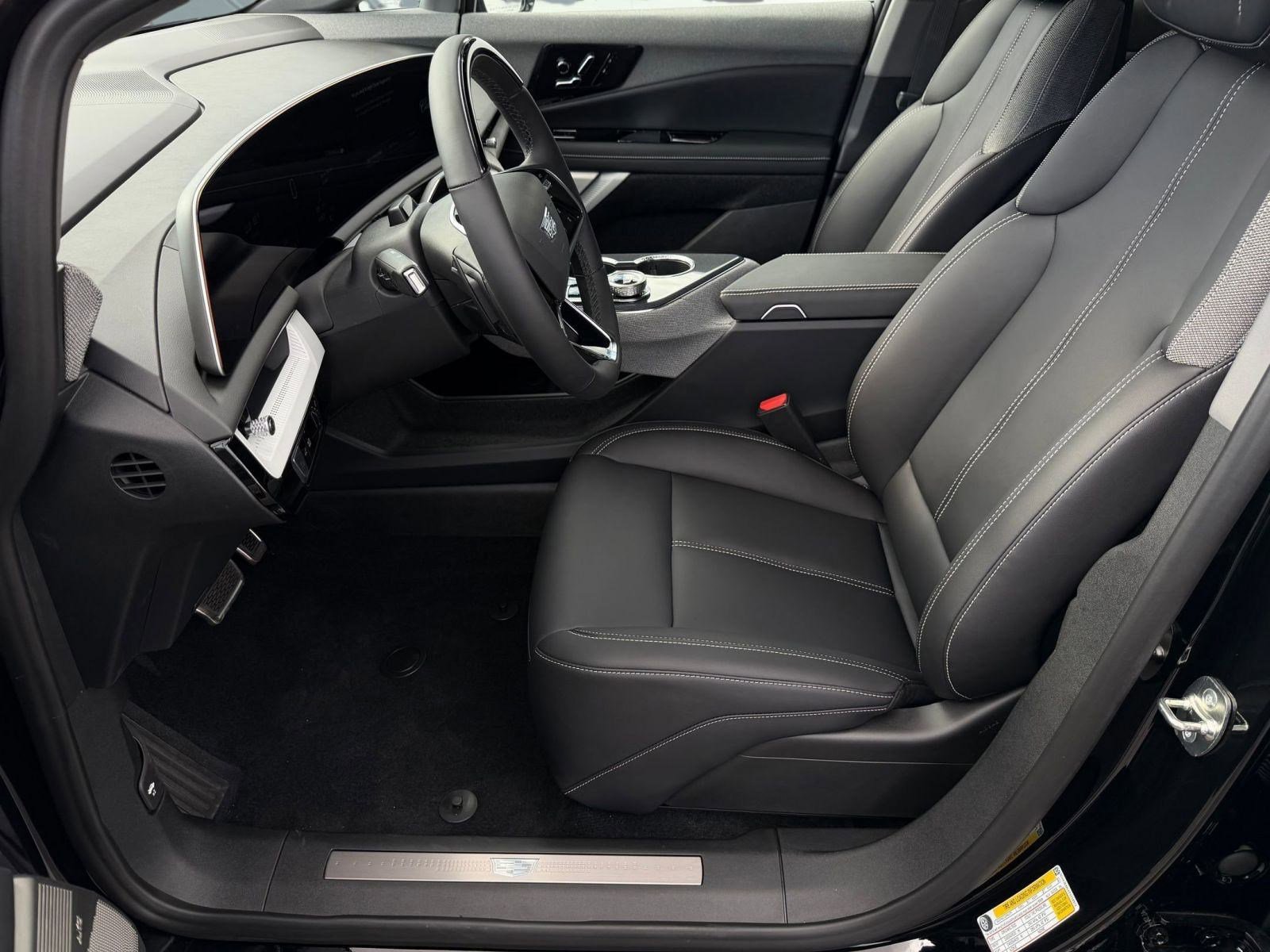 2026 Cadillac Optiq Luxury photo 4