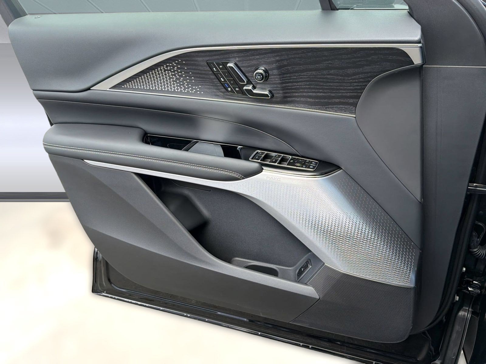 2027 Cadillac LYRIQ Signature Sport - Photo 12
