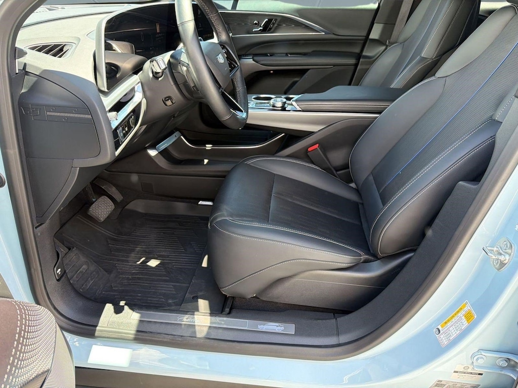 Certified 2024 CADILLAC LYRIQ Luxury 1 SUV