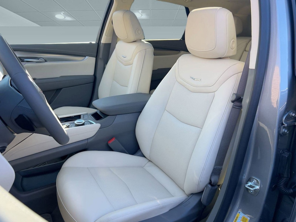 New 2025 CADILLAC XT5 Premium Luxury SUV