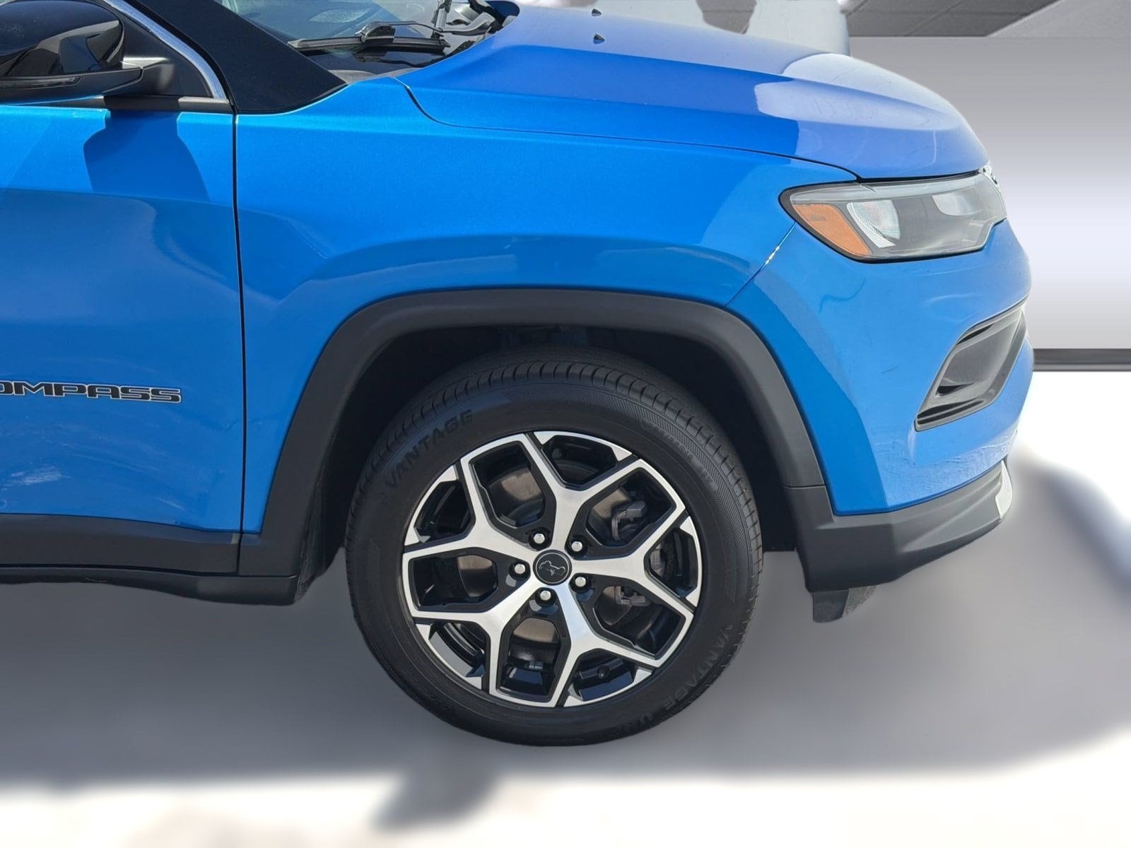 2025 Jeep Compass Limited - Photo 11
