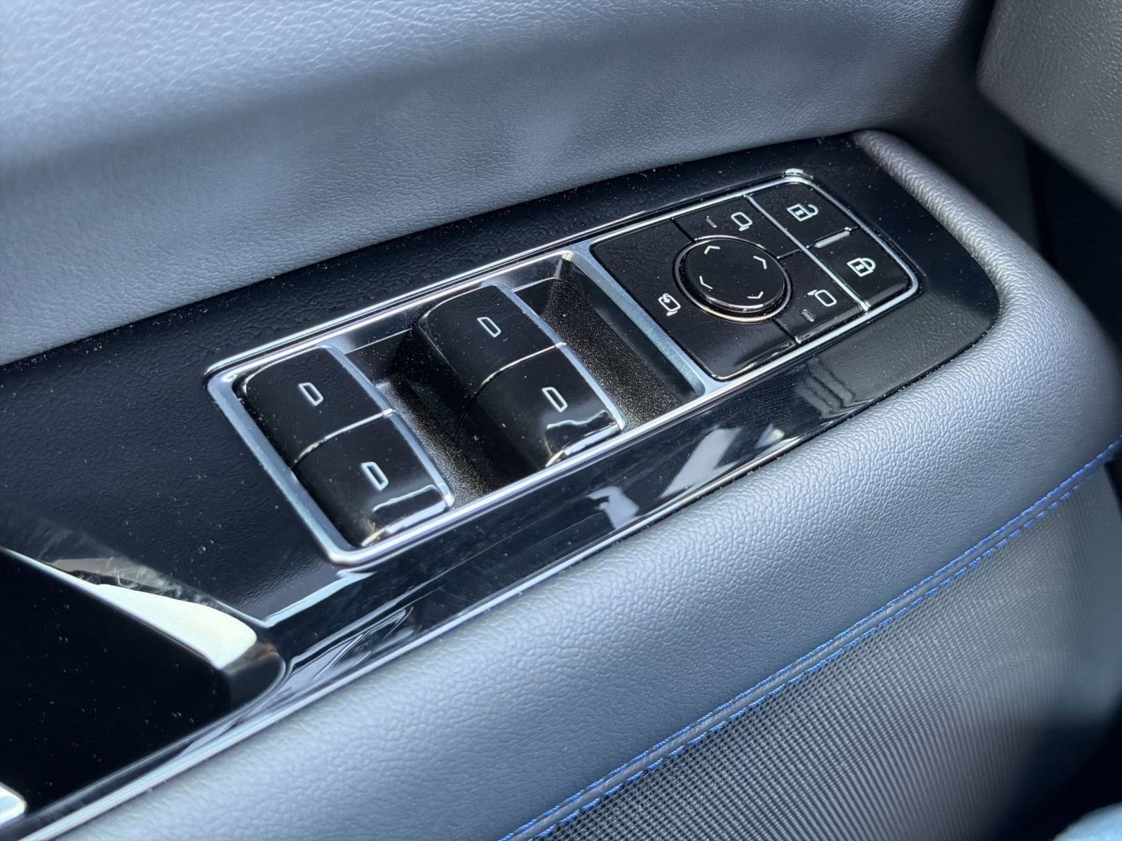 2026 Cadillac Escalade IQL Luxury - Photo 12