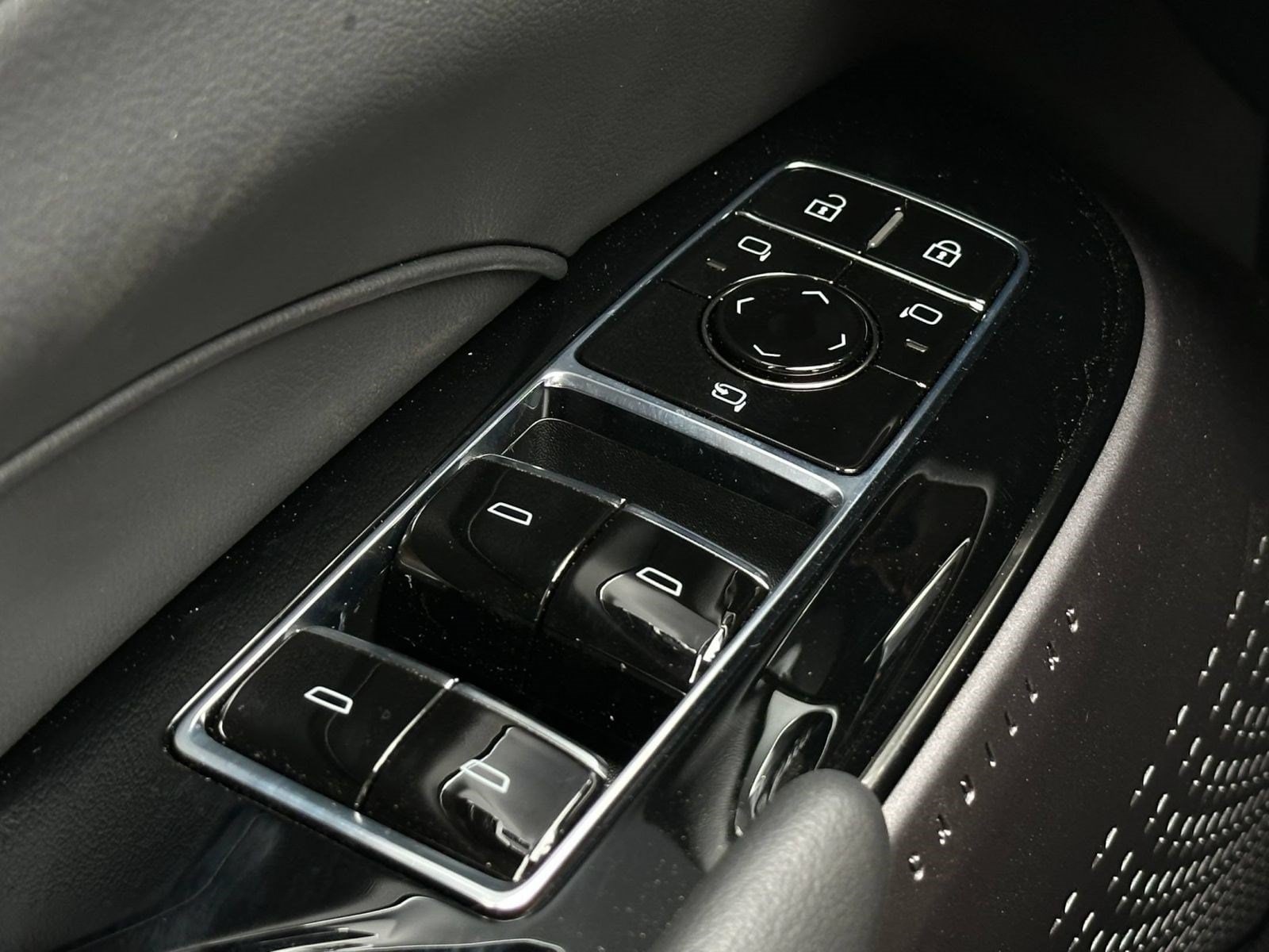 2026 Cadillac LYRIQ Luxury - Photo 12