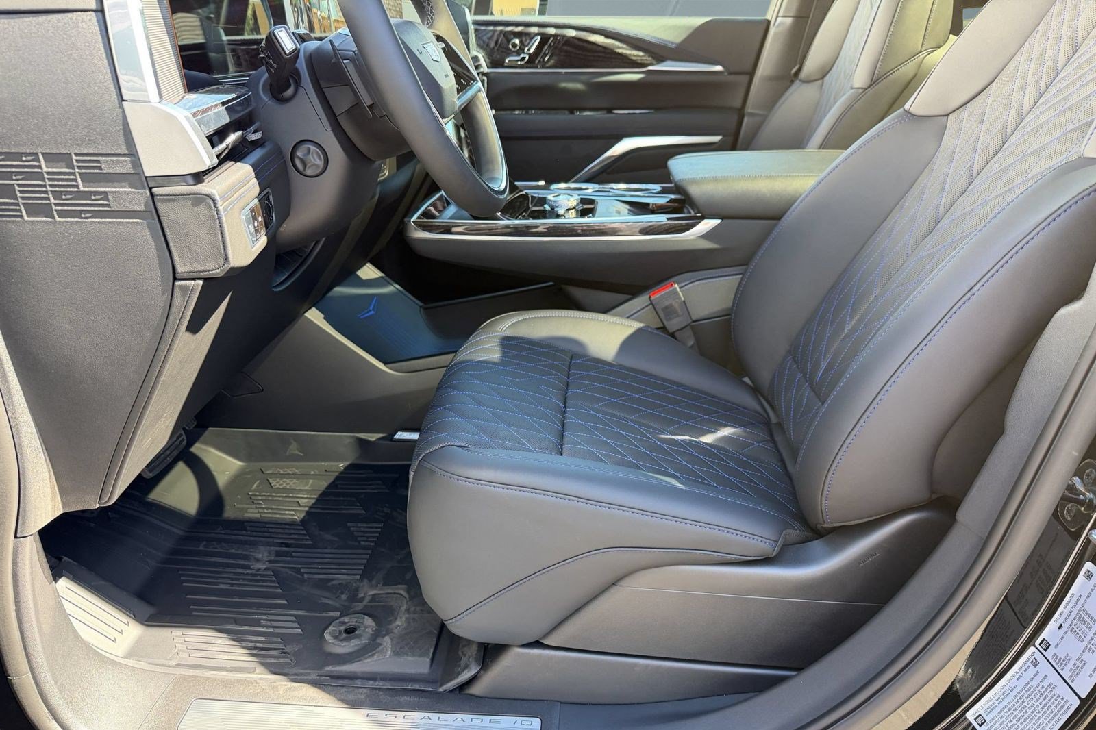New 2026 CADILLAC ESCALADE IQL Sport SUV