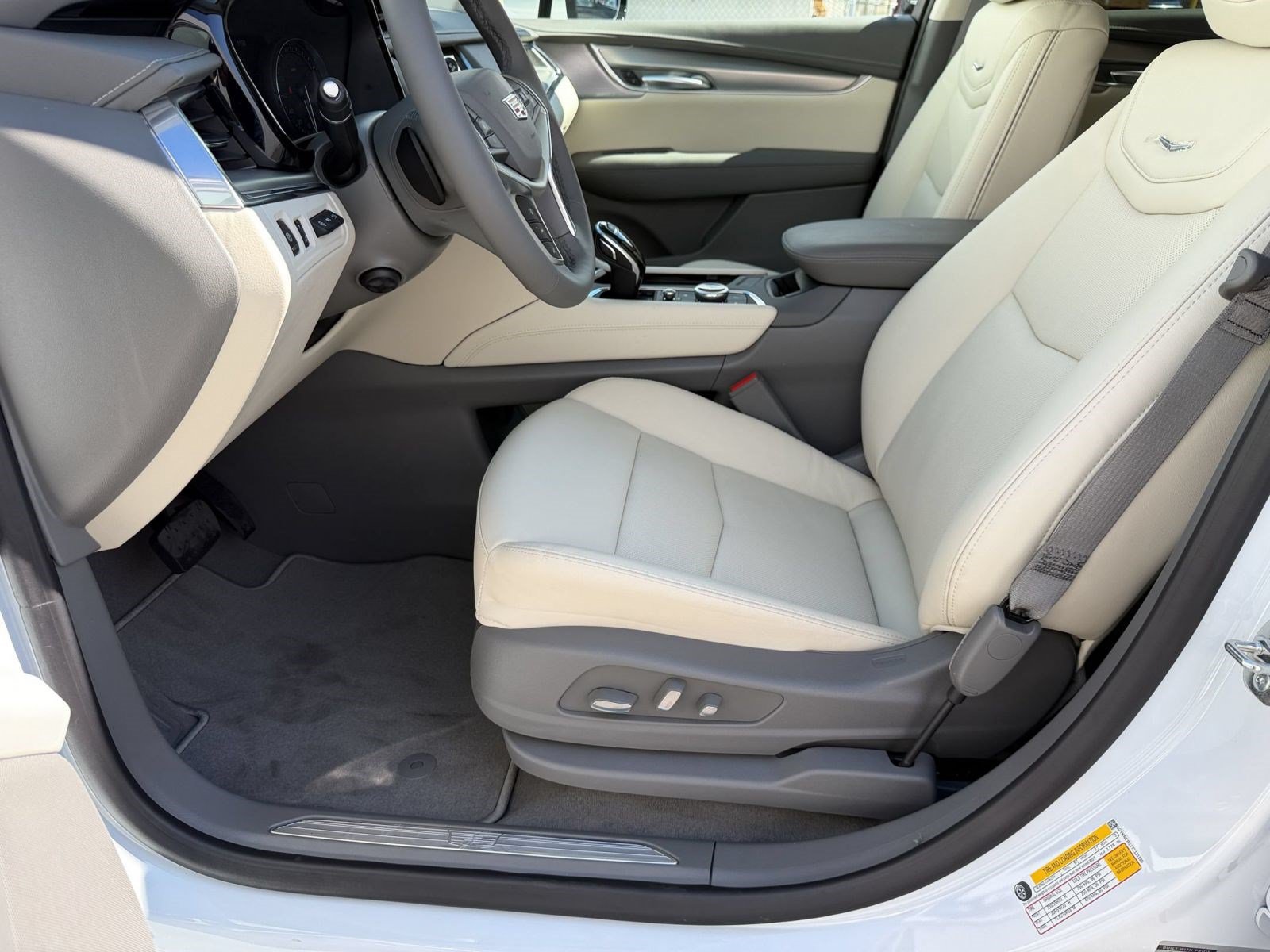 New 2026 CADILLAC XT5 Premium Luxury SUV