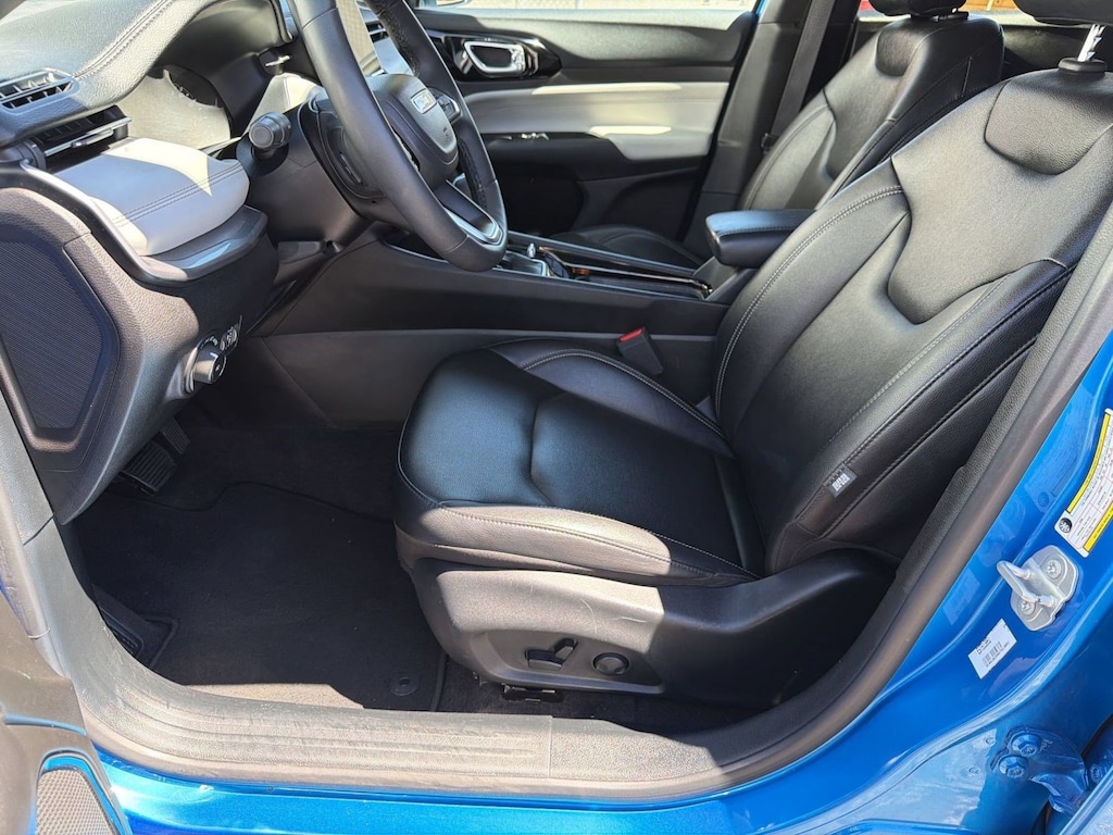 Used 2025 Jeep Compass Limited