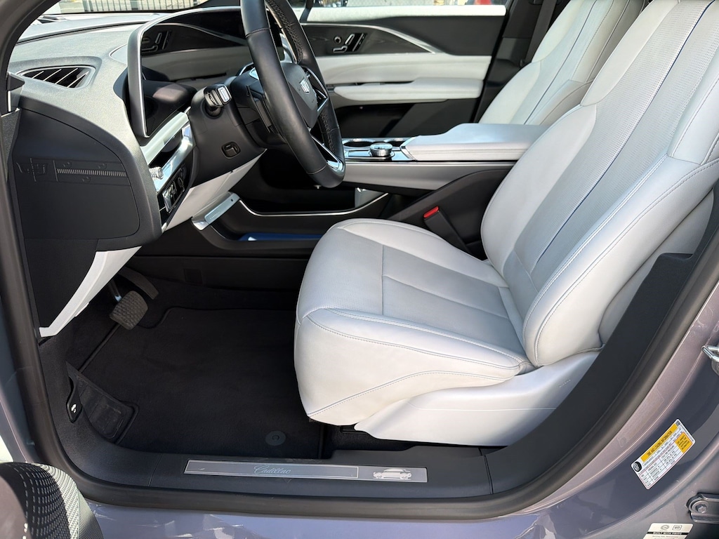 Certified 2024 CADILLAC LYRIQ Luxury 1 SUV