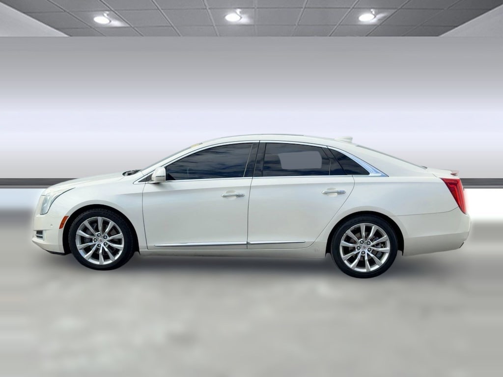 Used 2015 CADILLAC XTS Luxury Car